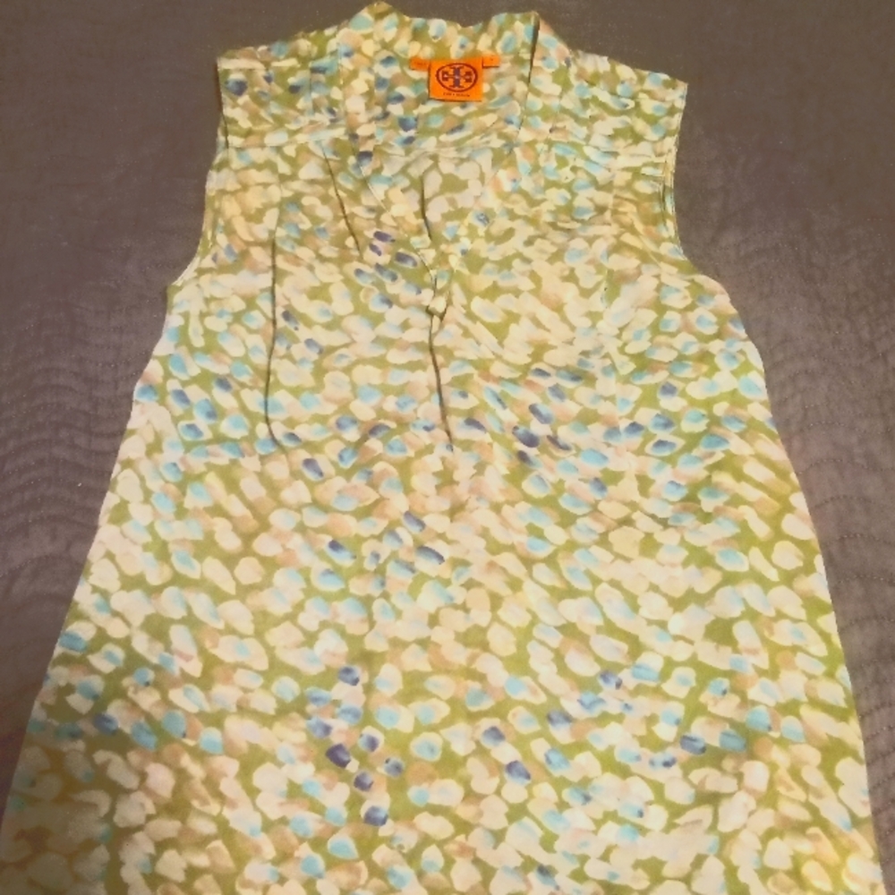 Stylish Green Patterned Skirt Set